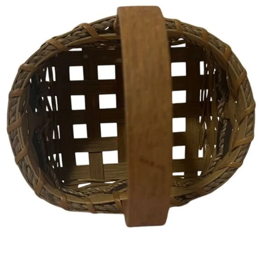 Handwoven Wicker Basket Small Cottage Decorative‎ Storage Container w/ Handle